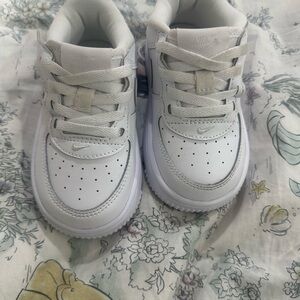 Kids Nike Air Force’s Low Top Sneakers